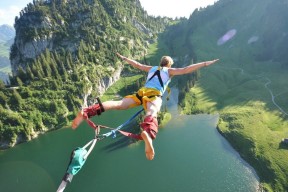 开云棋牌-体育产业园区项目吸引多方资本关注，体育产业园的真谛是什么